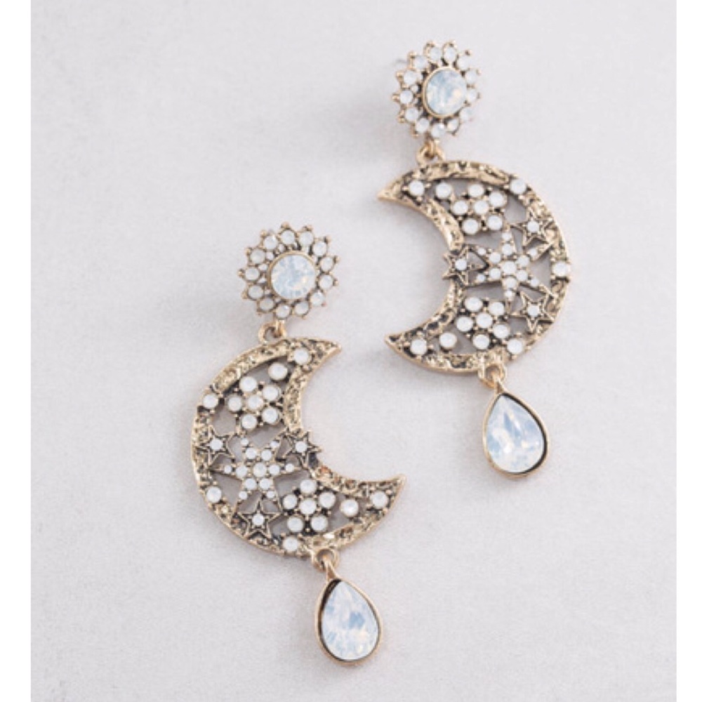 🆕Stargaze Star & Moon Statement Earrings - Picture 4 of 5